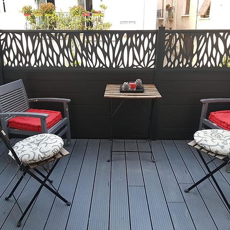 Spacious Town House With Balcony 蒙塔尼亚克 外观 照片