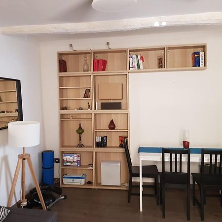 Spacious Town House With Balcony 蒙塔尼亚克 外观 照片