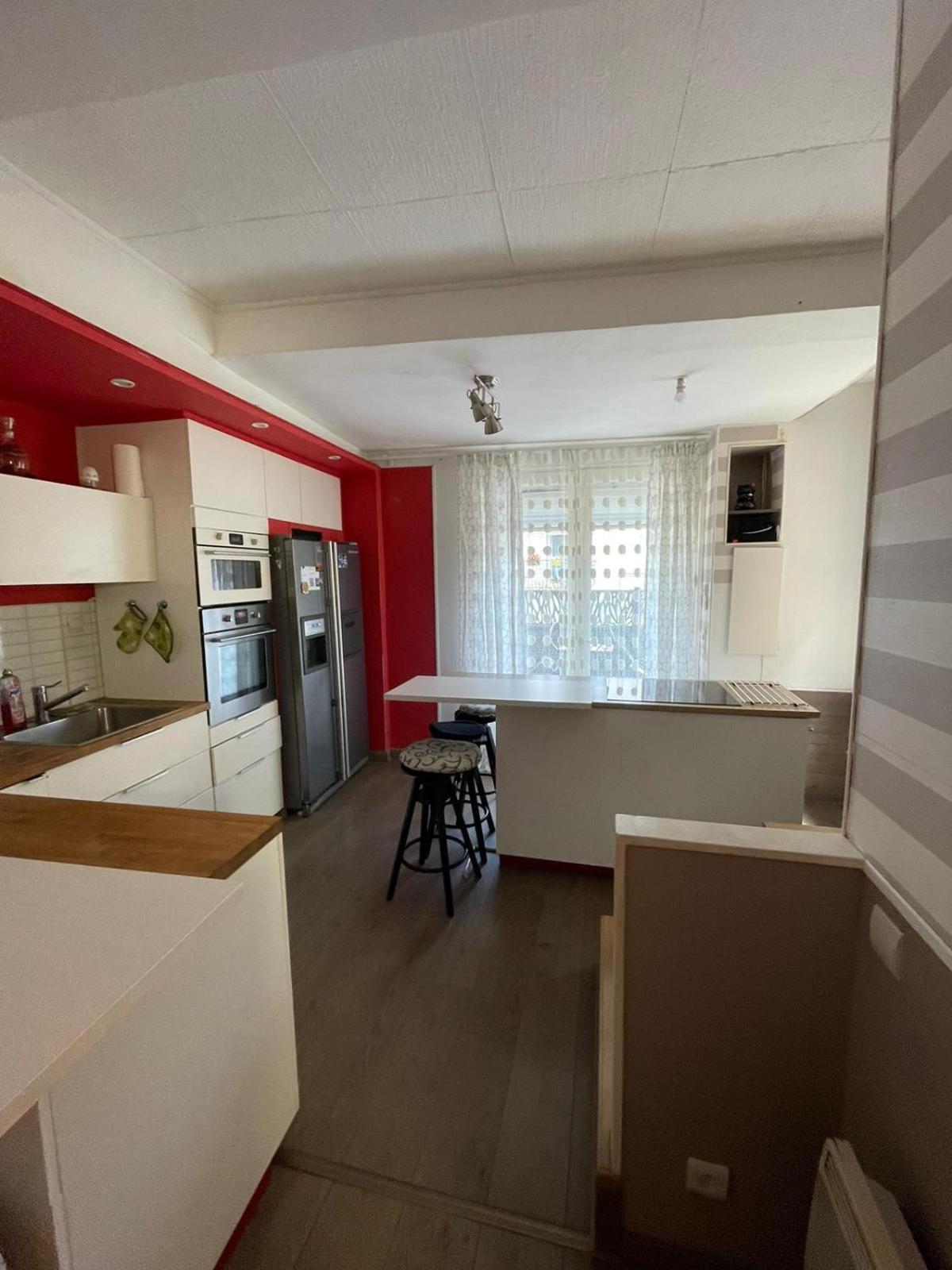 Spacious Town House With Balcony 蒙塔尼亚克 外观 照片